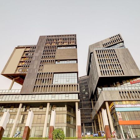 Super Townhouse Rajyash Rise Hotel Sarkhej Exterior foto