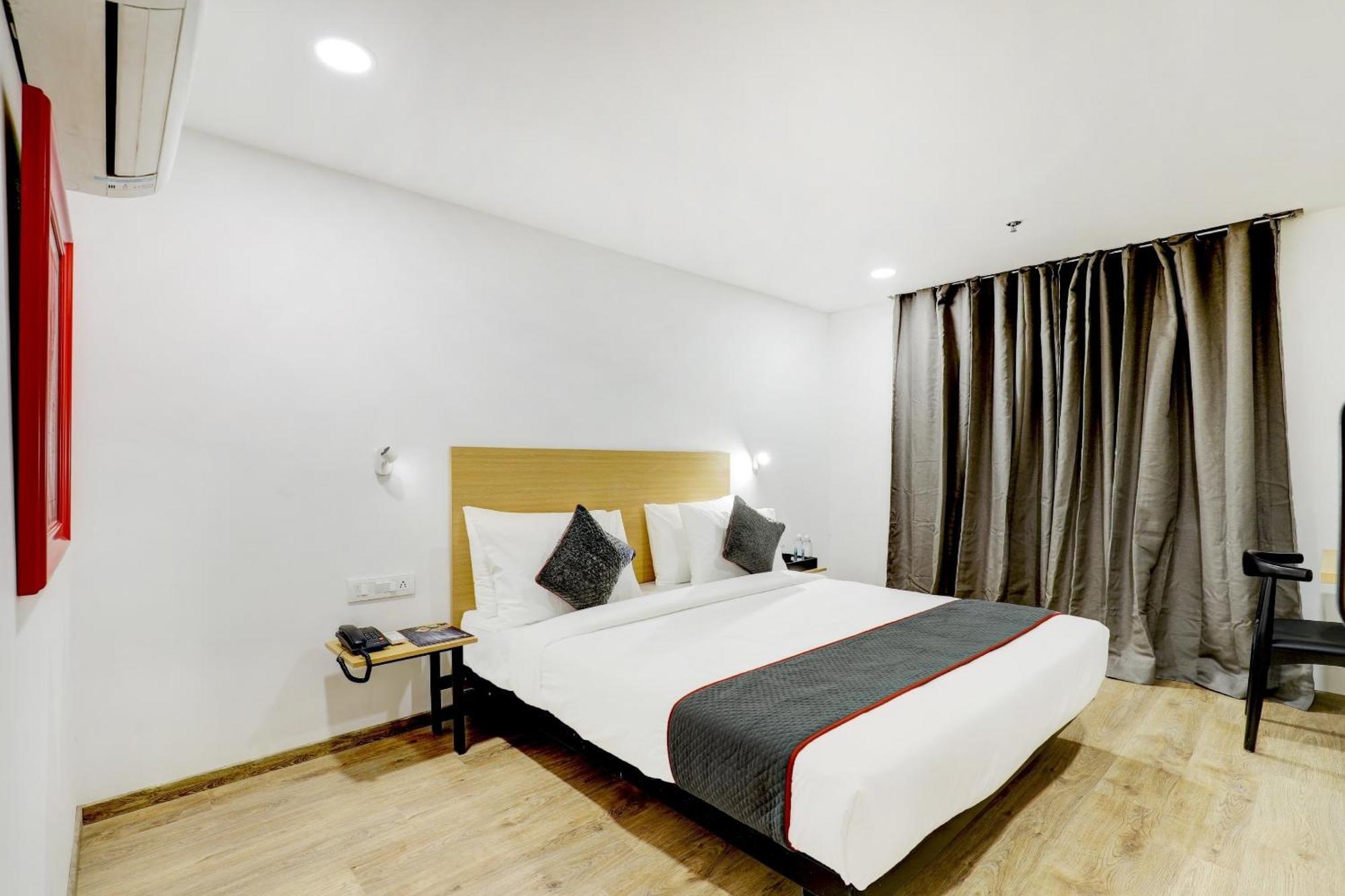 Super Townhouse Rajyash Rise Hotel Sarkhej Exterior foto