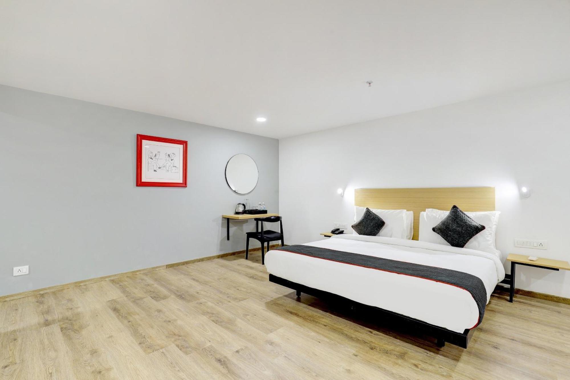 Super Townhouse Rajyash Rise Hotel Sarkhej Exterior foto